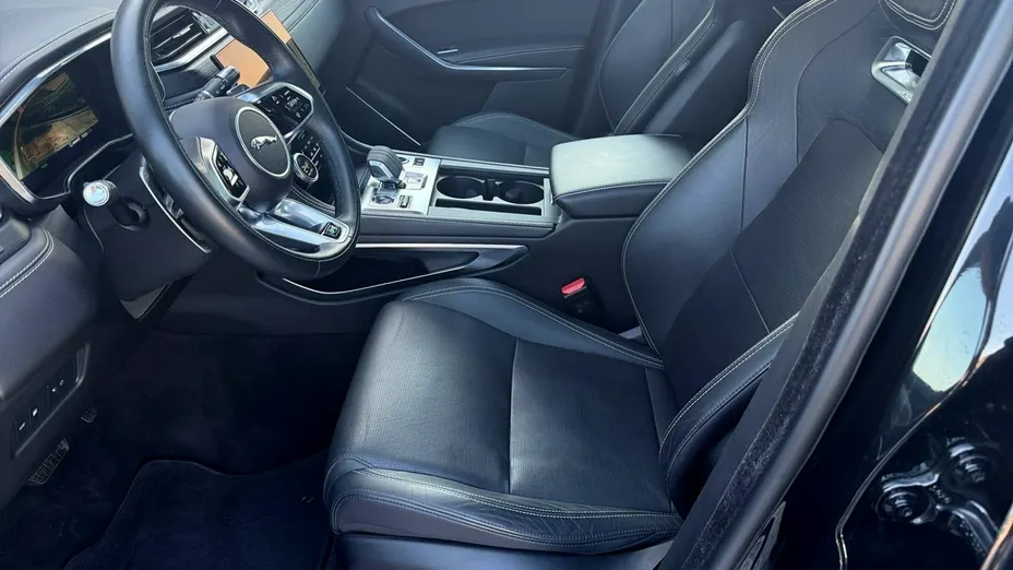 JAGUAR F-Pace -
