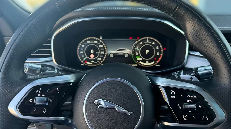 JAGUAR F-Pace -