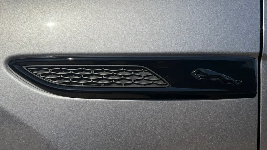 JAGUAR F-Pace -