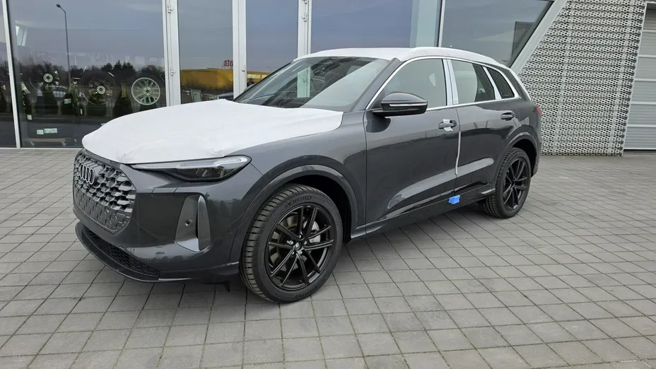 AUDI Q5 -