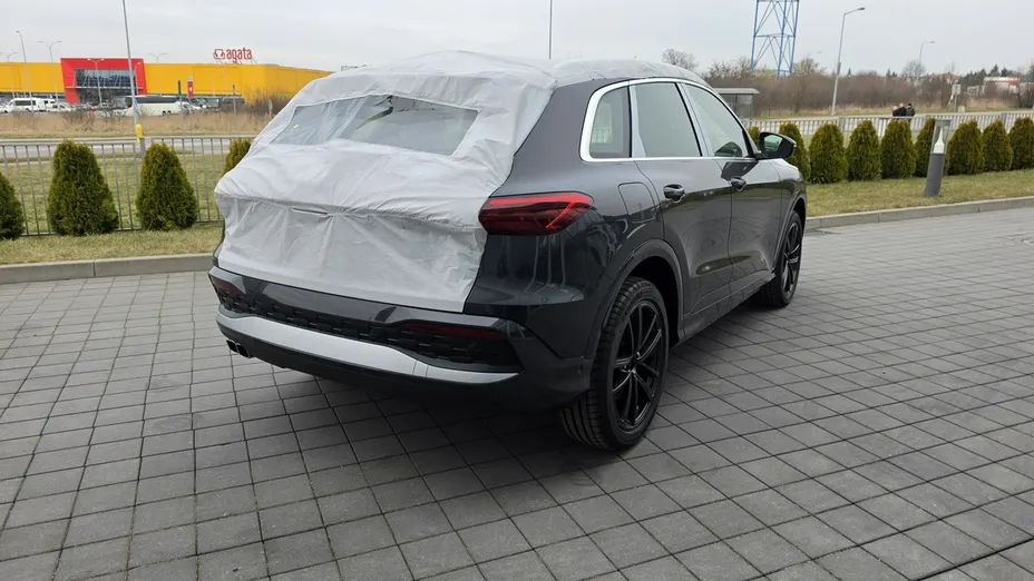 AUDI Q5 -