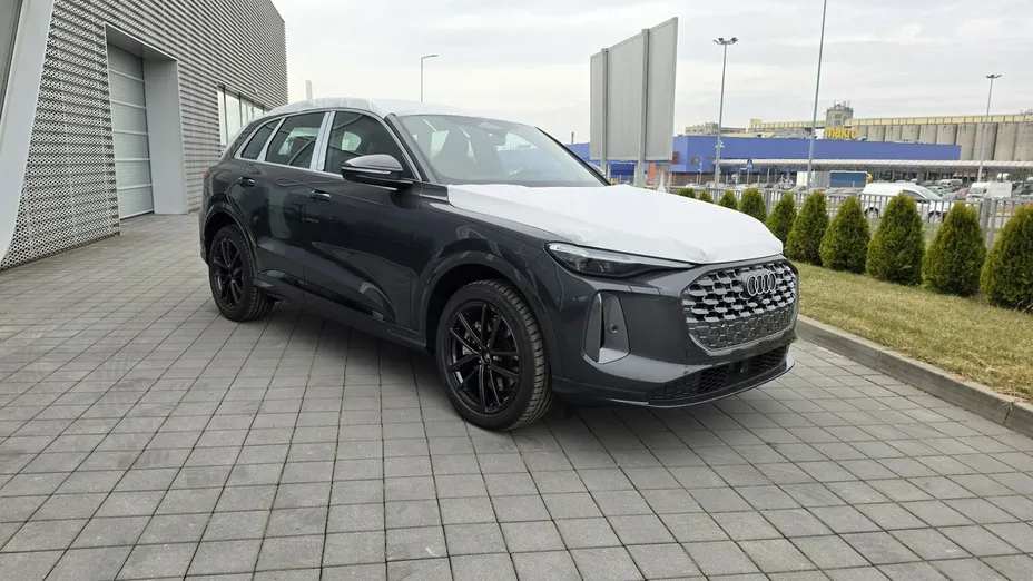 AUDI Q5 -