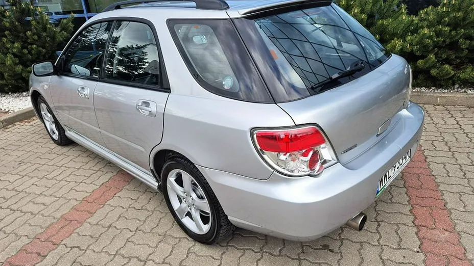 SUBARU Impreza -