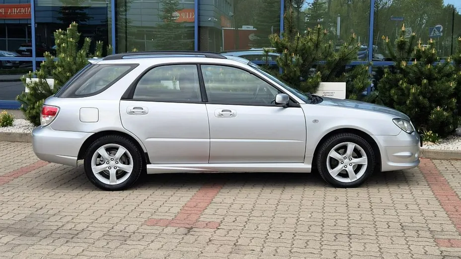 SUBARU Impreza -