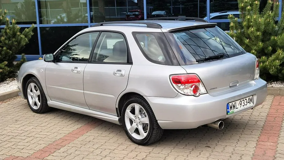 SUBARU Impreza -