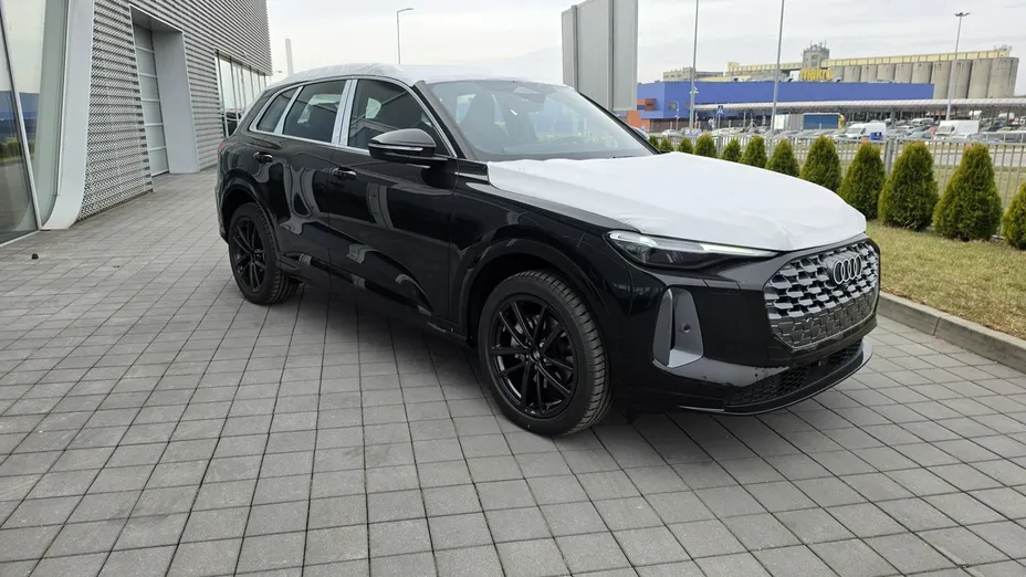 AUDI Q5 -