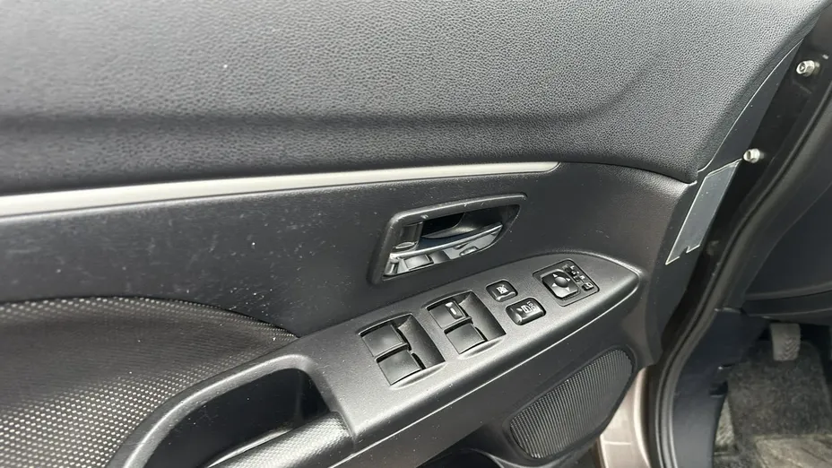 MITSUBISHI ASX -