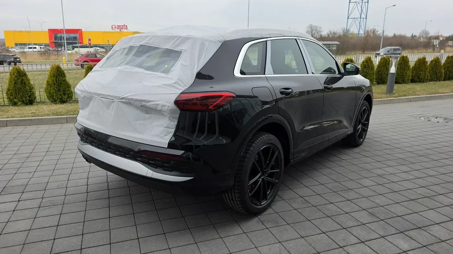 AUDI Q5 -