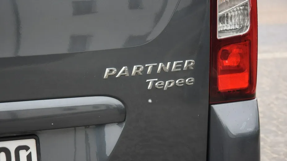 PEUGEOT Partner -