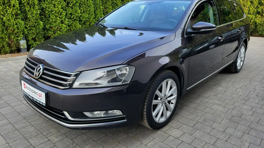 VOLKSWAGEN Passat -