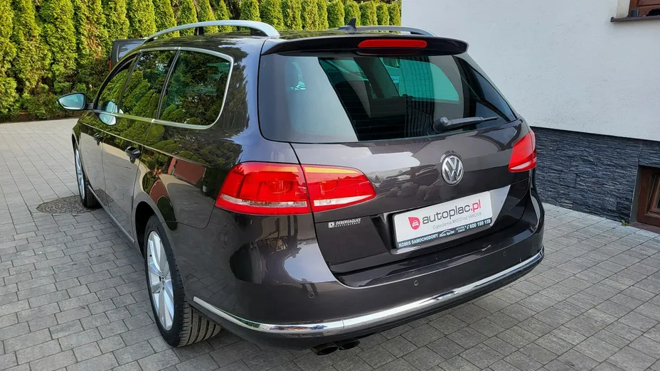 VOLKSWAGEN Passat -