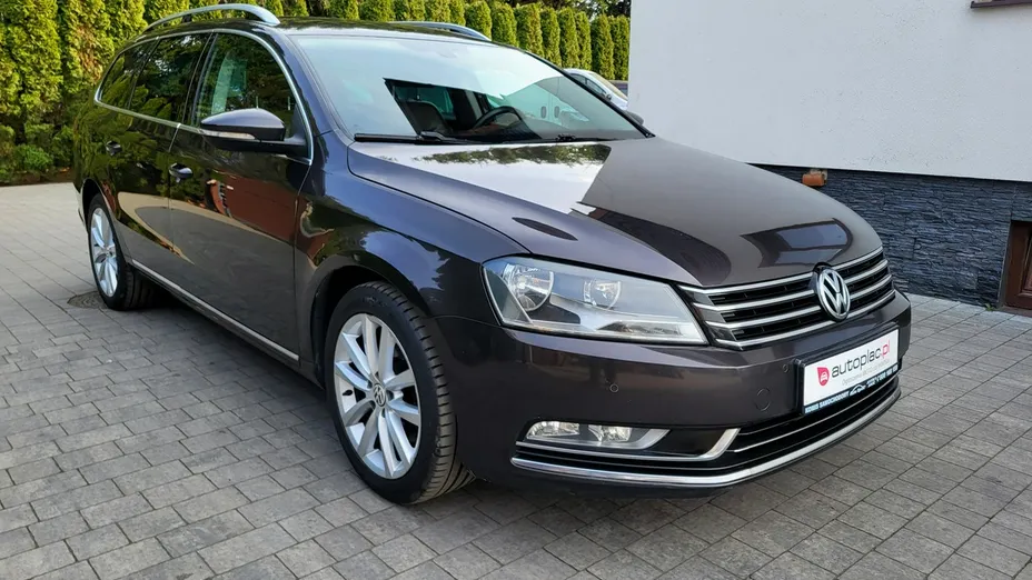 VOLKSWAGEN Passat -