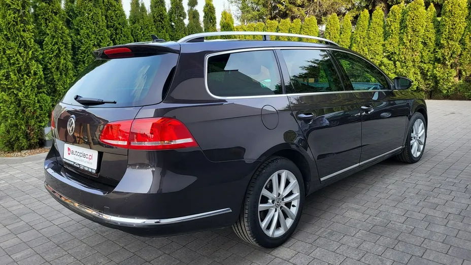 VOLKSWAGEN Passat -