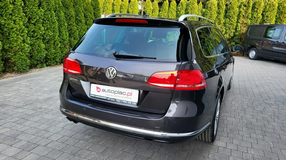 VOLKSWAGEN Passat -