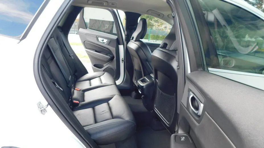 VOLVO XC60 -