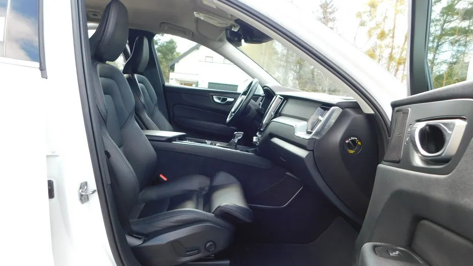 VOLVO XC60 -