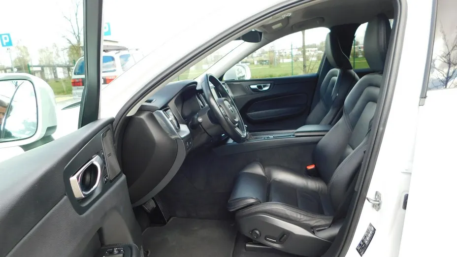 VOLVO XC60 -