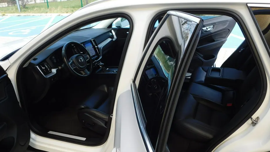 VOLVO XC60 -