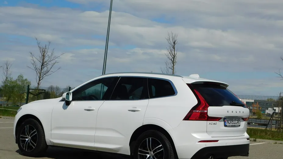 VOLVO XC60 -