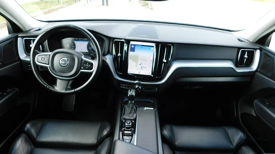 VOLVO XC60 -