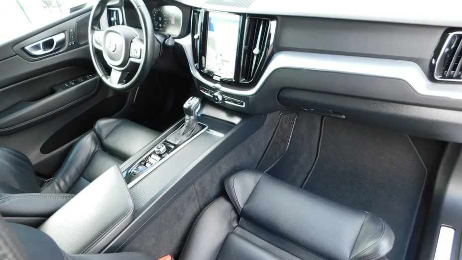 VOLVO XC60 -