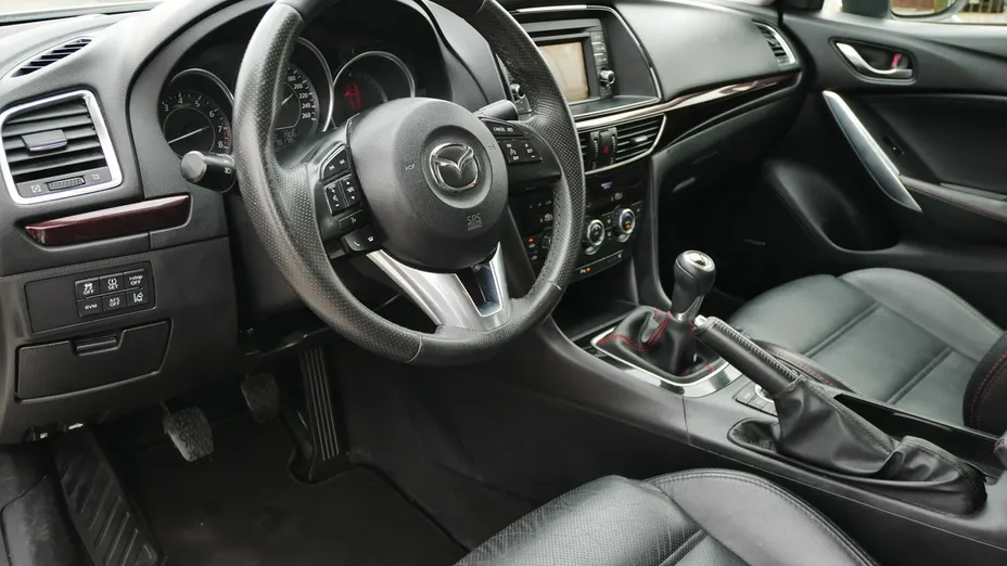 MAZDA 6 -