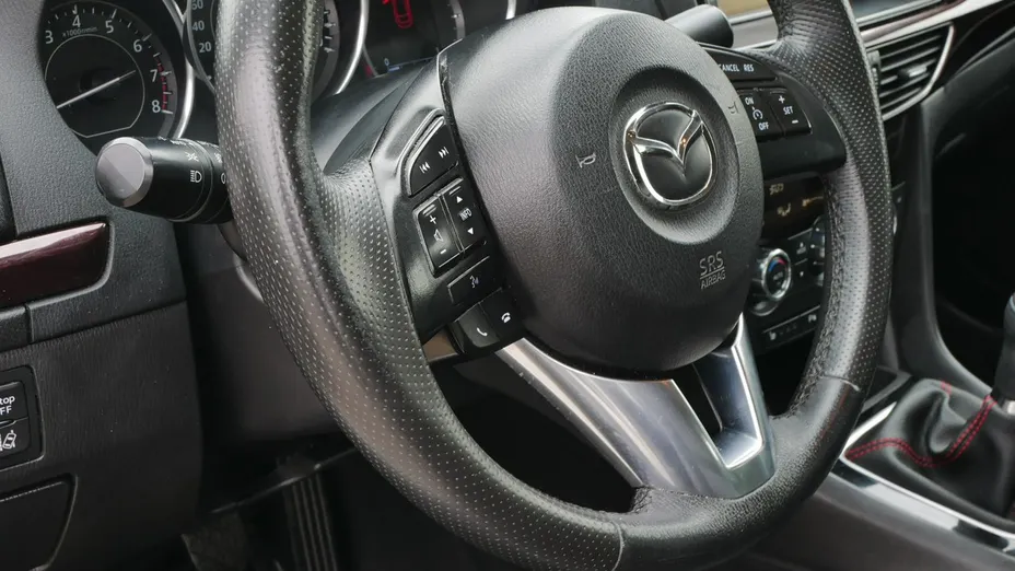 MAZDA 6 -