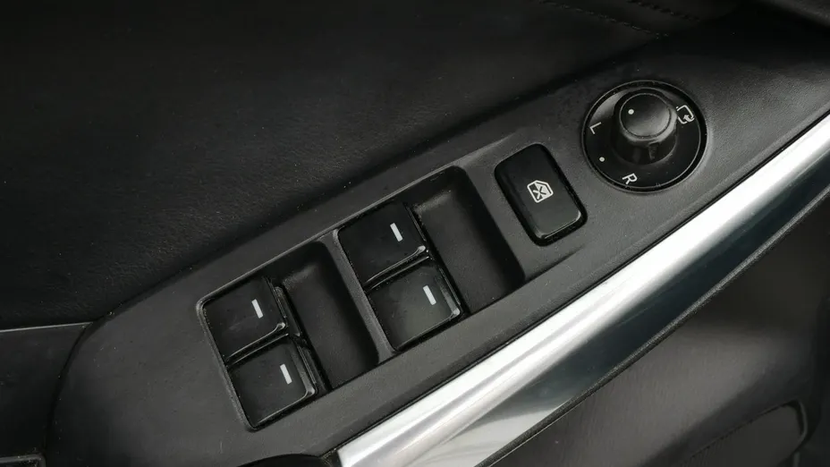 MAZDA 6 -