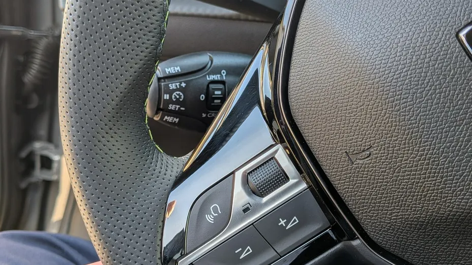PEUGEOT 2008 -