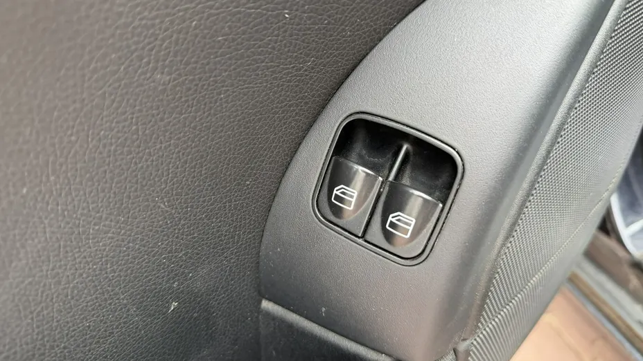 MERCEDES-BENZ CLC -