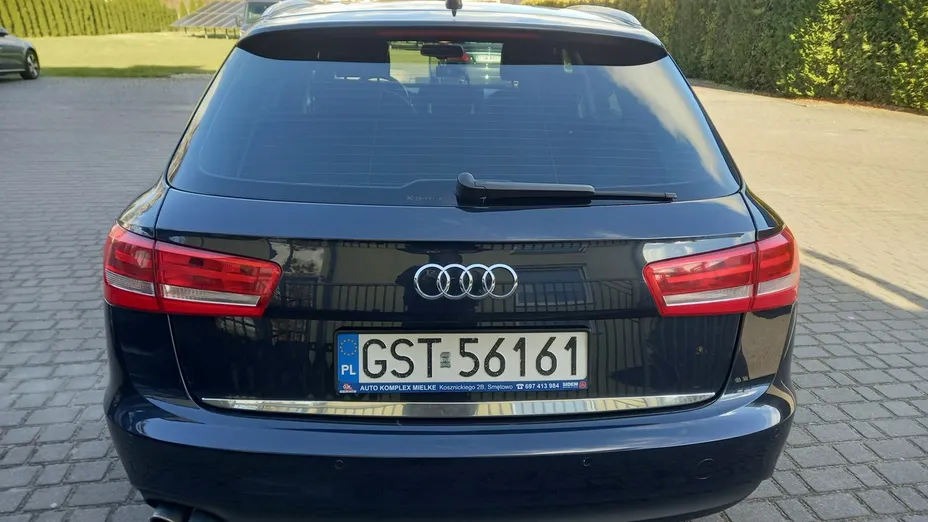 AUDI A6 -