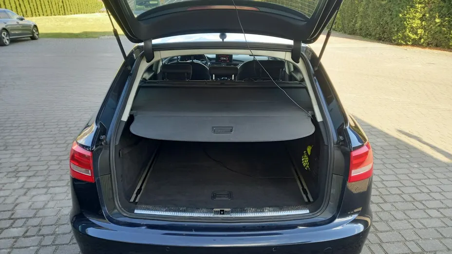 AUDI A6 -