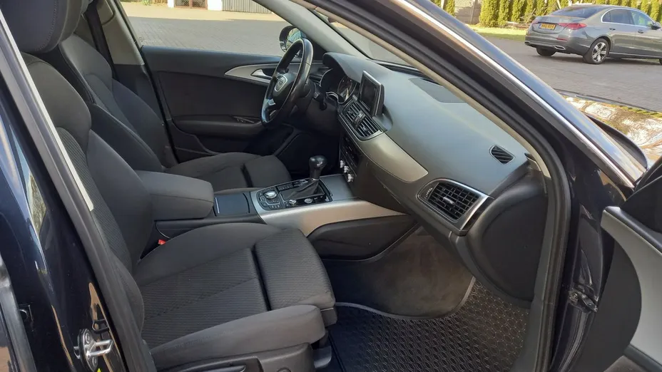 AUDI A6 -