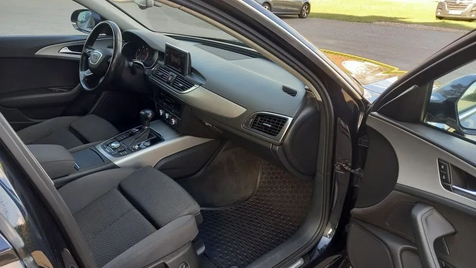 AUDI A6 -