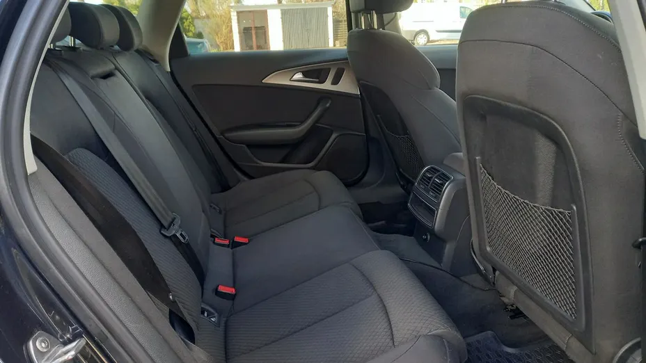 AUDI A6 -