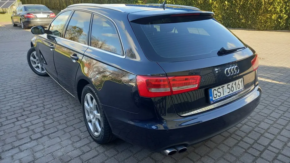AUDI A6 -