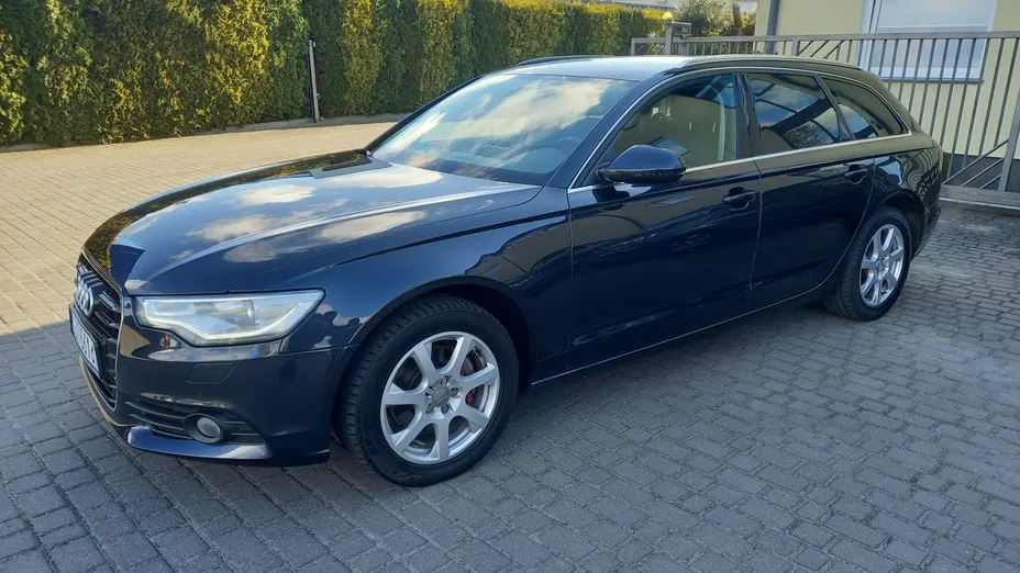 AUDI A6 -