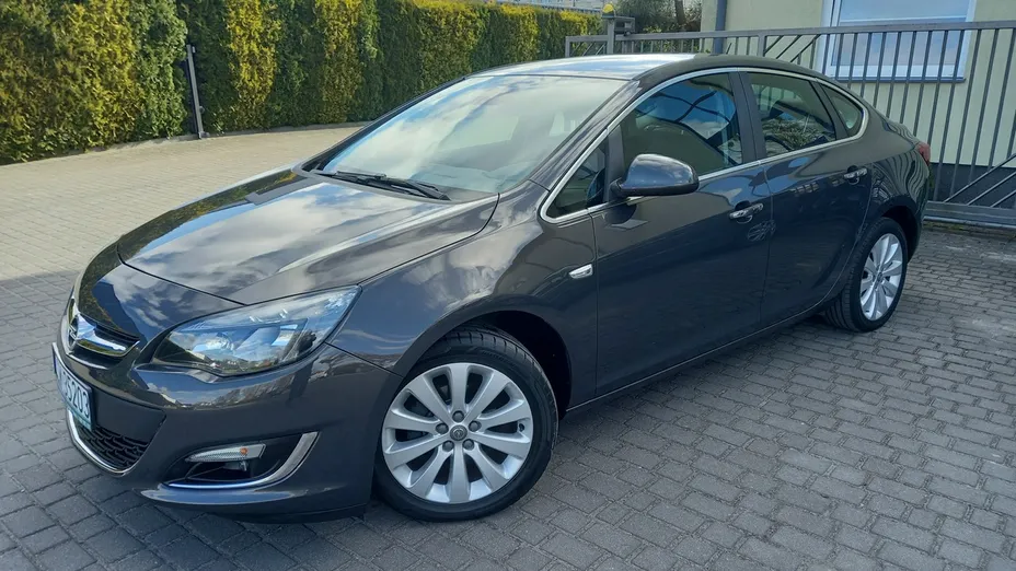 OPEL Astra -