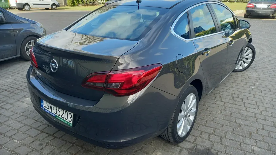 OPEL Astra -