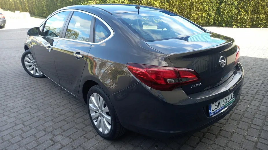 OPEL Astra -