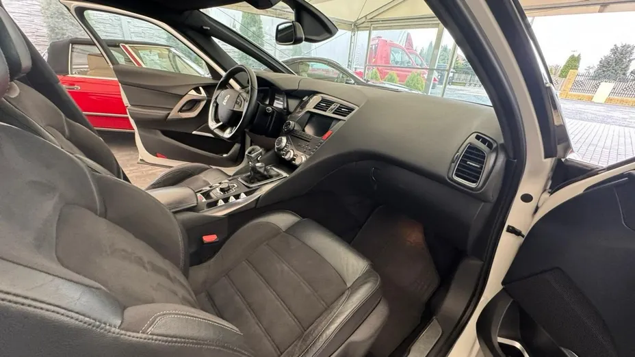 CITROEN DS5 -