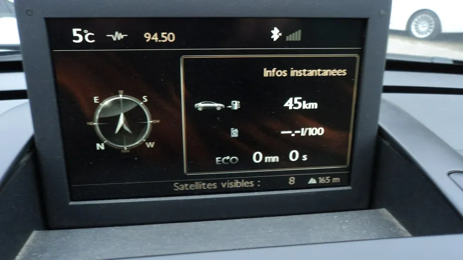 PEUGEOT 3008 -