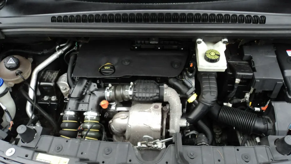 PEUGEOT 3008 -
