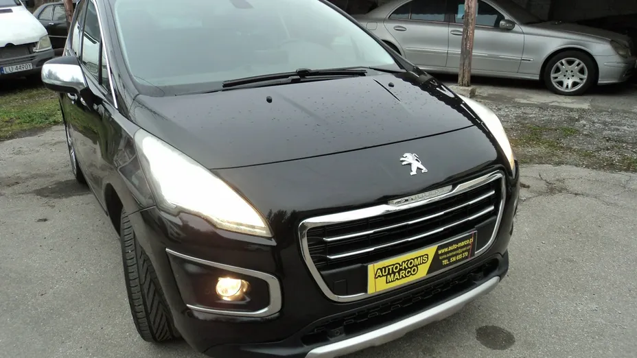 PEUGEOT 3008 -