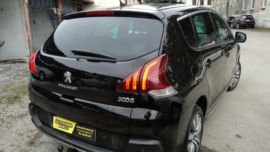 PEUGEOT 3008 -