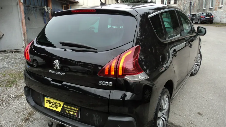 PEUGEOT 3008 -