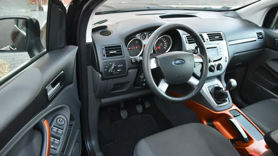 FORD Kuga -