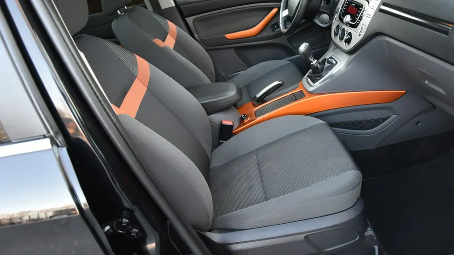 FORD Kuga -