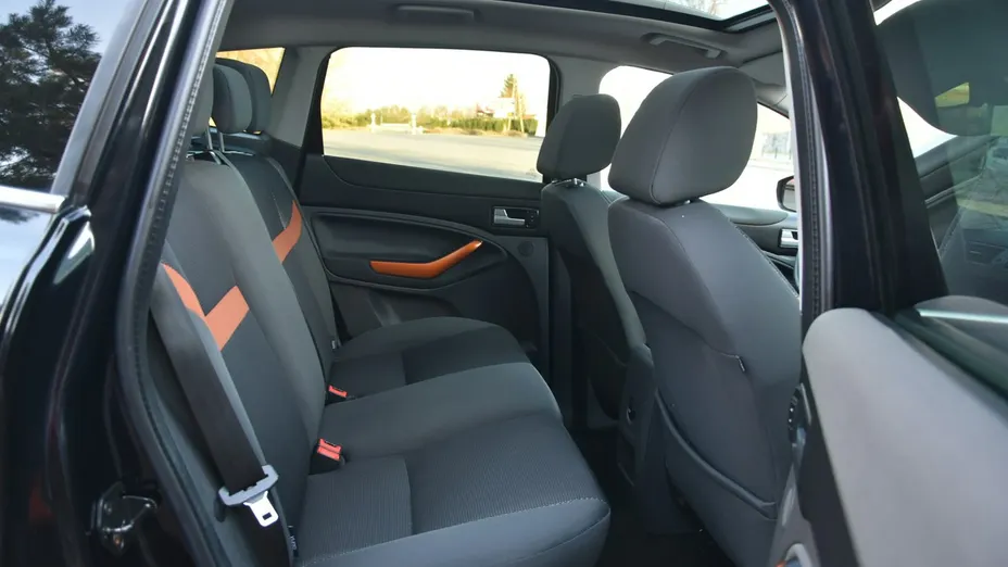 FORD Kuga -