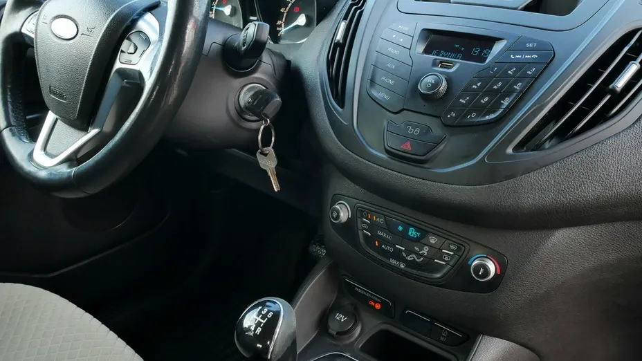 FORD Tourneo Courier -